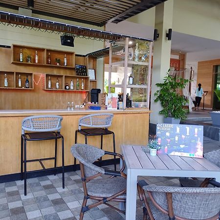 Craft Resort & Villas, Phuket Town Екстер'єр фото The bar at the rooftop