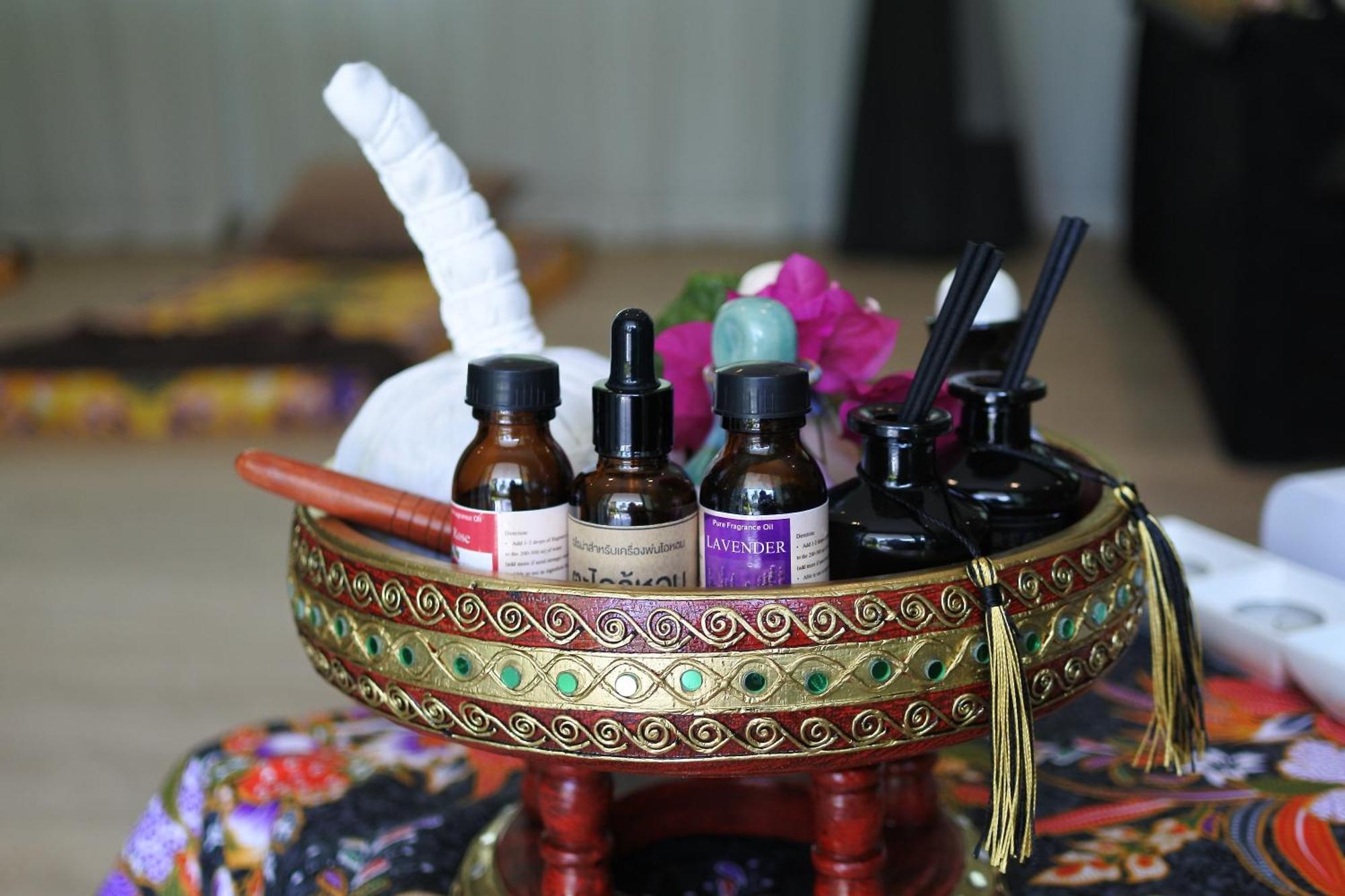 Craft Resort & Villas, Phuket Town Екстер'єр фото Thai spa