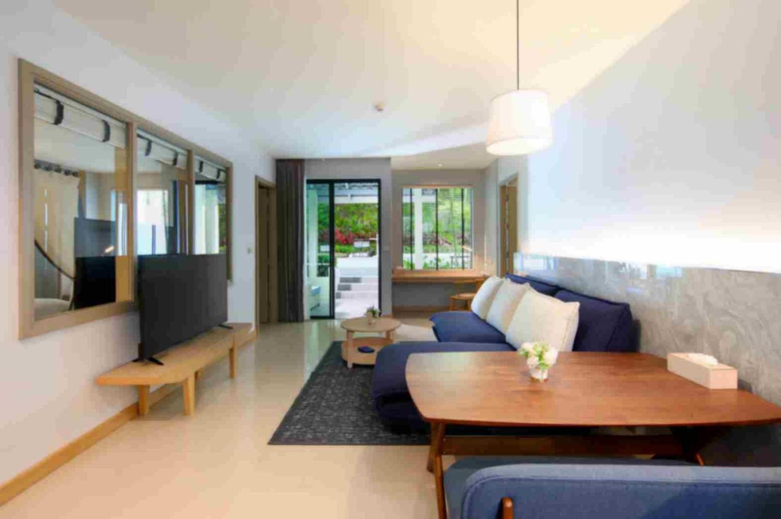 Craft Resort & Villas, Phuket Town Екстер'єр фото A typical interior of a 3-bedroom condominium