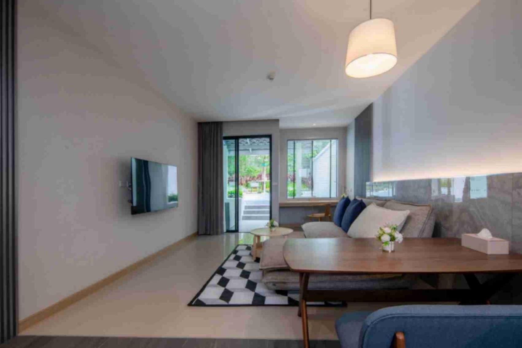 Craft Resort & Villas, Phuket Town Екстер'єр фото A living room in a typical landed property in Singapore.