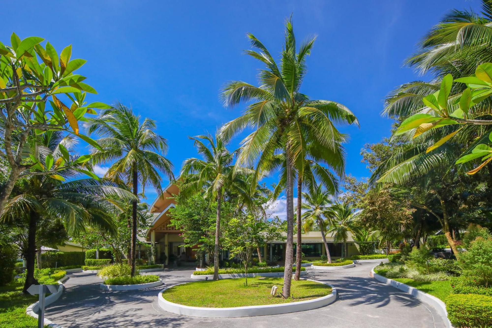 Craft Resort & Villas, Phuket Town Екстер'єр фото The resort's main entrance