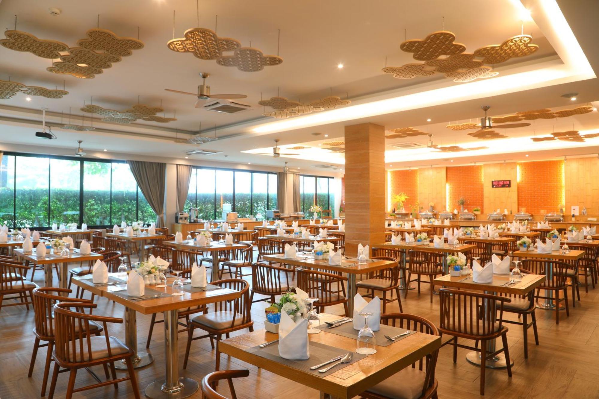 Craft Resort & Villas, Phuket Town Екстер'єр фото The interior of the restaurant