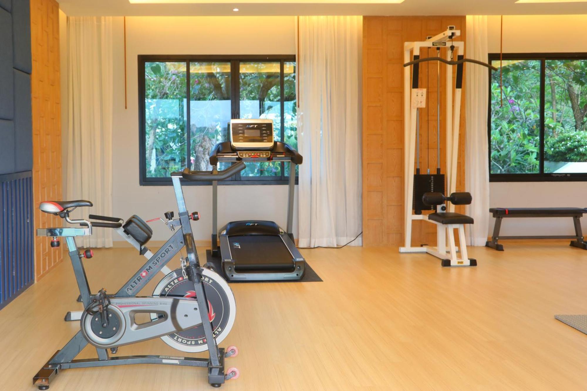Craft Resort & Villas, Phuket Town Екстер'єр фото A home gym