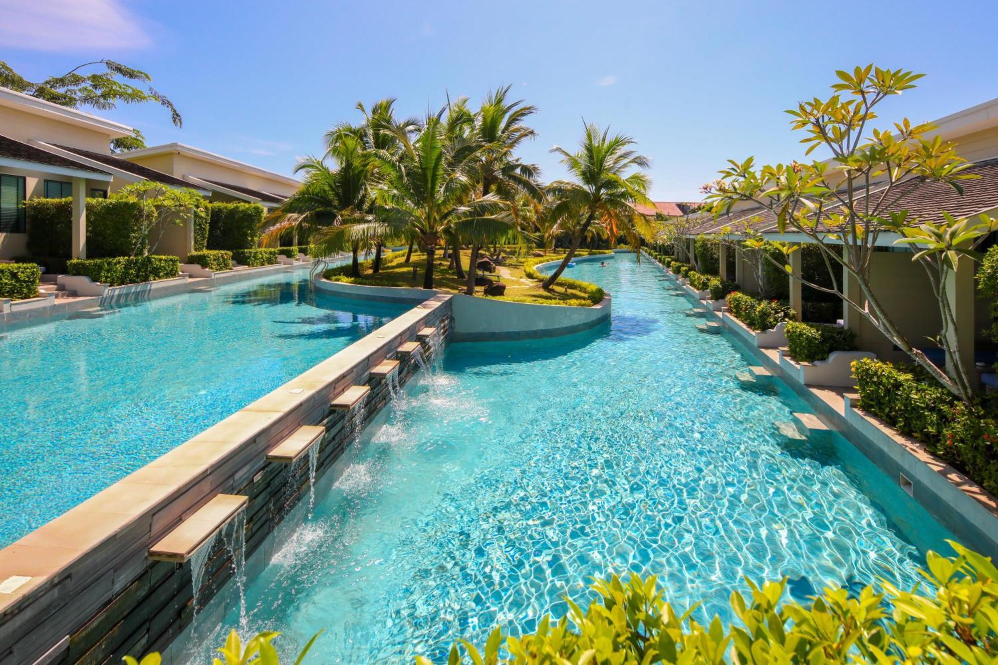 Craft Resort & Villas, Phuket Town Екстер'єр фото The swimming pool at the resort